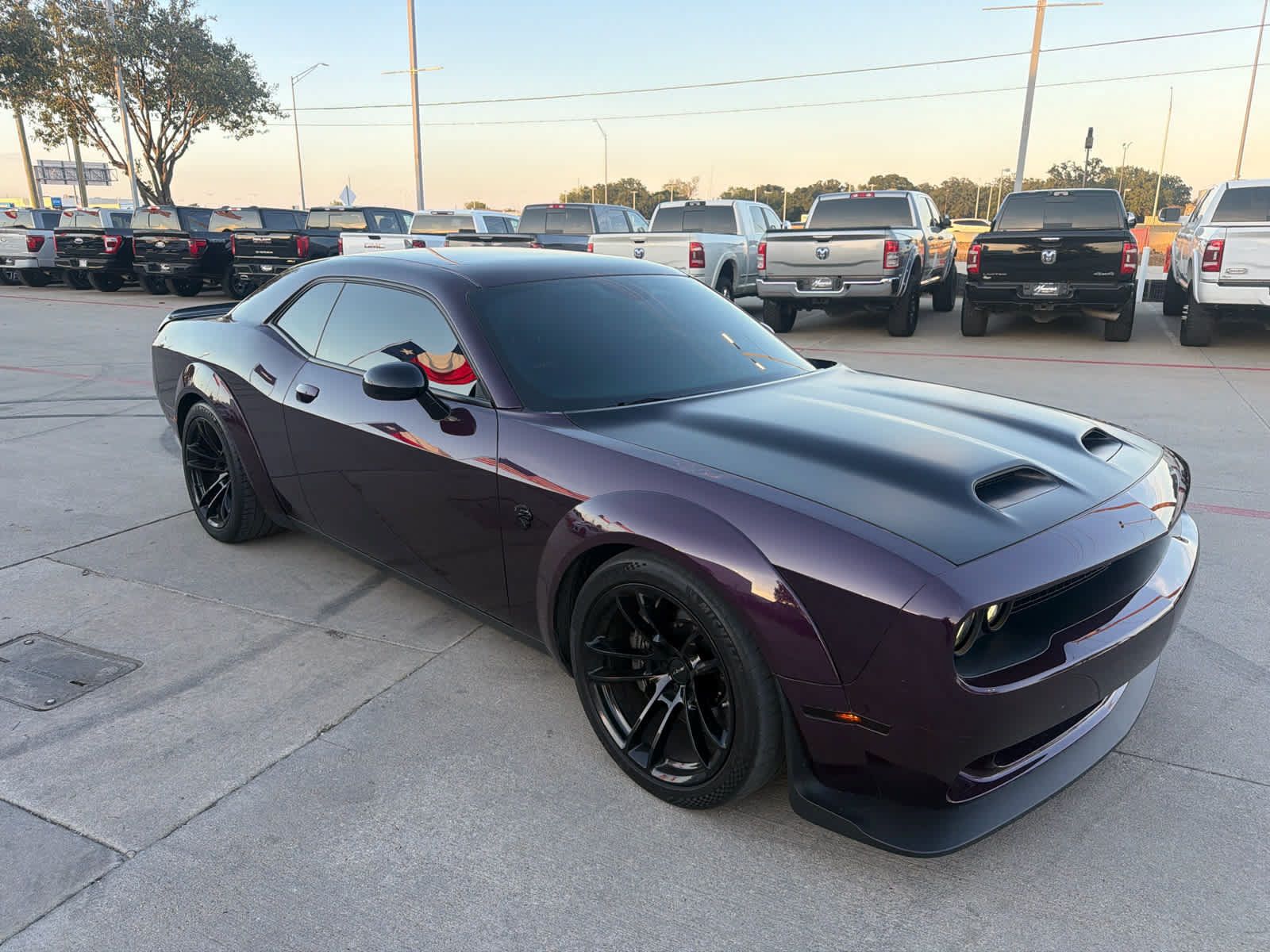 Used 2020 Dodge Challenger SRT Hellcat RWD image 4