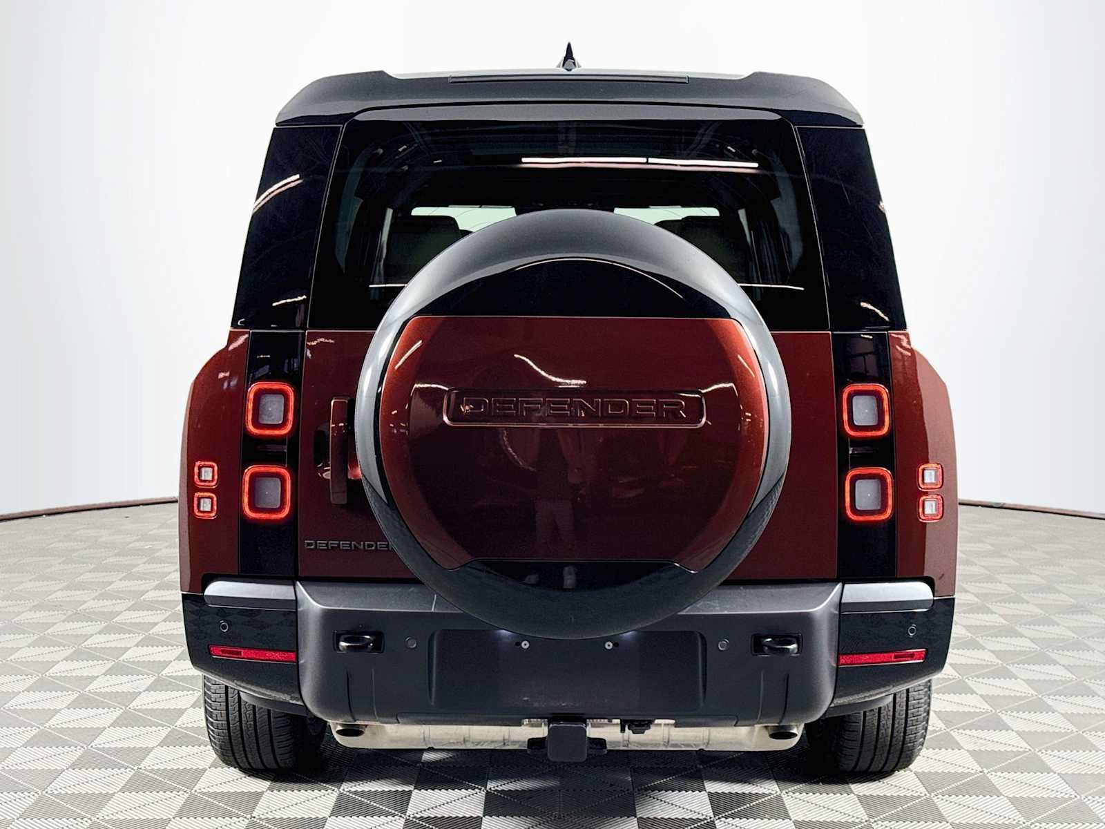 Used 2026 Land Rover Defender 130 X-Dynamic SE AWD/4WD image 6