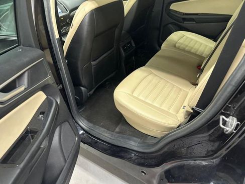 Used 2020 Ford Edge SEL w/ Convenience Package image 5