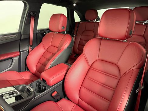 Certified 2026 Porsche Macan GTS image 5