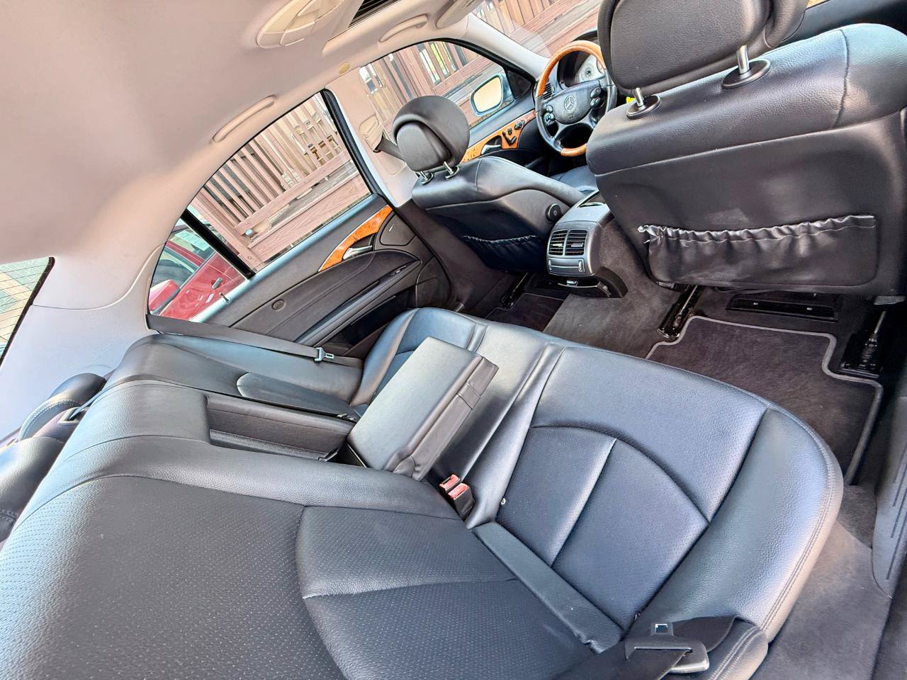 Used 2008 Mercedes-Benz E 350 4MATIC Sedan image 38