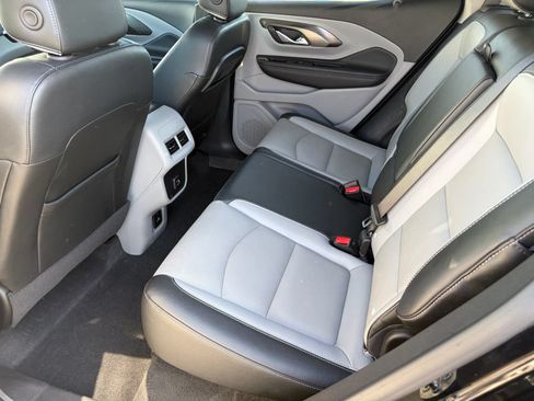 Used 2023 GMC Terrain SLT w/ LPO, Floor Liner Package AWD/4WD image 29