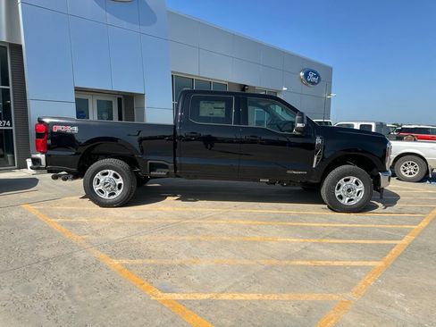 New 2026 Ford F350 XLT w/ XLT Premium Package AWD/4WD image 10