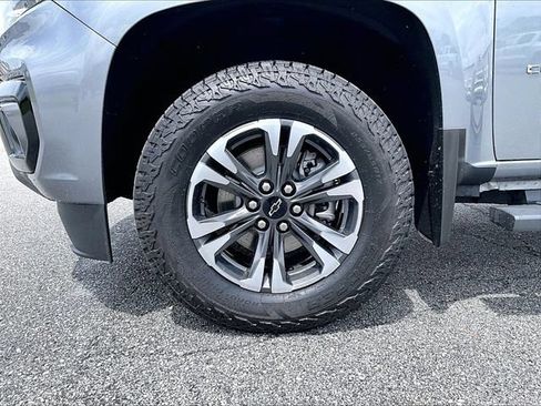 Used 2022 Chevrolet Colorado Z71 AWD/4WD image 7
