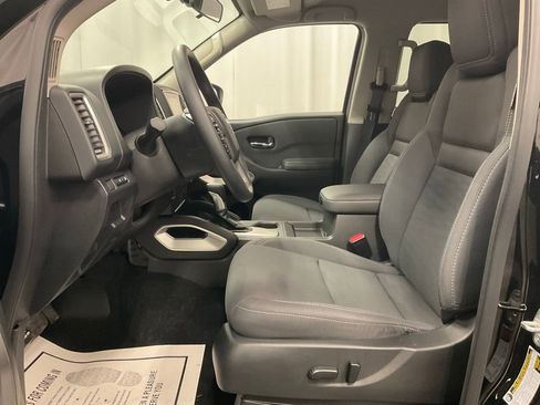 Used 2024 Nissan Frontier SV AWD/4WD image 4