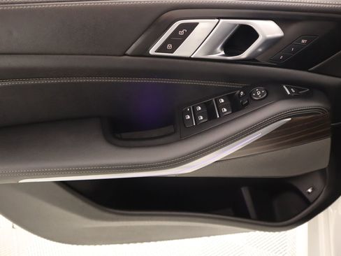 Used 2026 BMW X5 xDrive50e w/ M Sport Package image 17