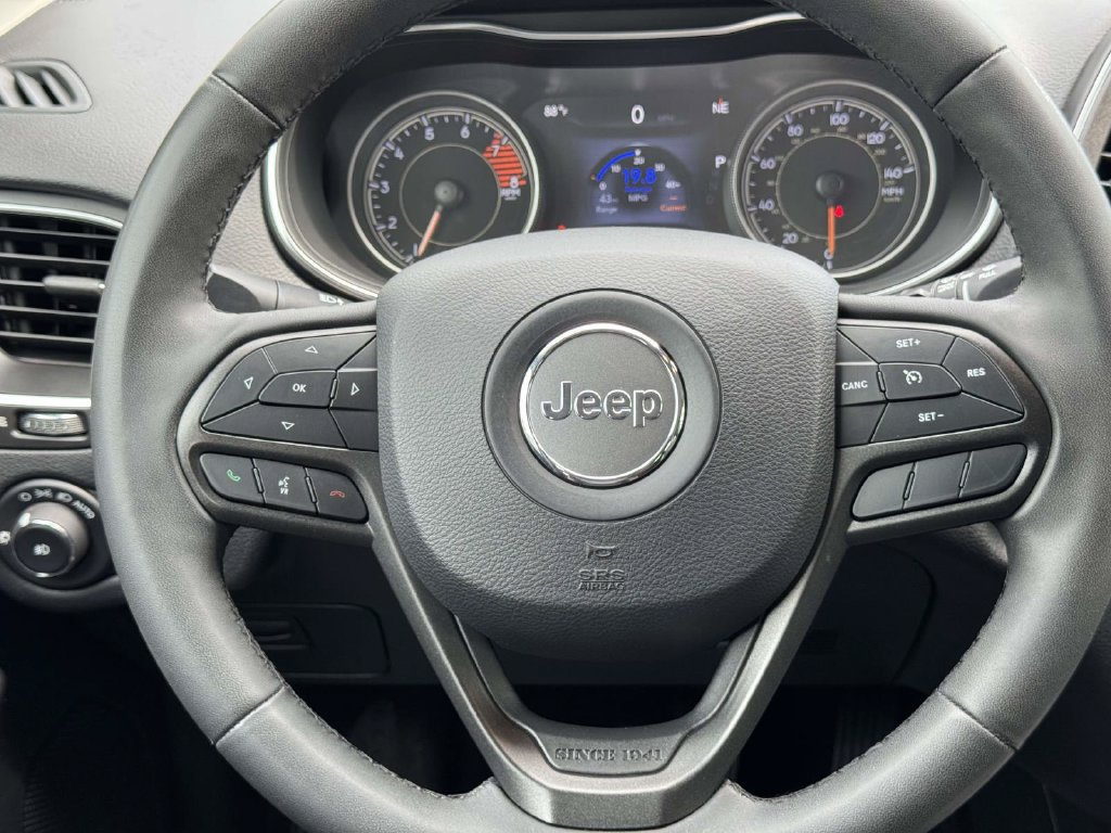 Used 2020 Jeep Cherokee Trailhawk AWD/4WD image 21