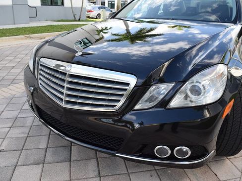 Used 2011 Mercedes-Benz E 350 4MATIC Sedan image 9
