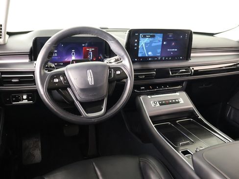 Used 2025 Lincoln Aviator AWD w/ Jet Appearance Package image 2
