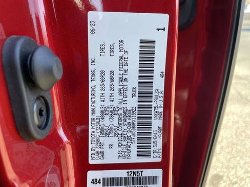 Used 2023 Toyota Tundra Limited w/ Power Package image 33