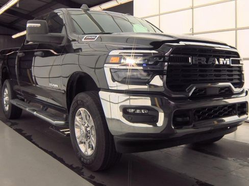 Used 2026 RAM 2500 Big Horn AWD/4WD image 2