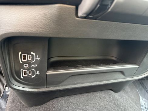 Used 2025 RAM 2500 Big Horn image 27