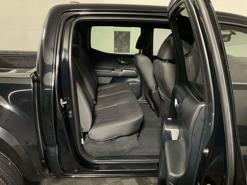 Used 2016 Toyota Tacoma TRD Sport w/ Towing Package image 32