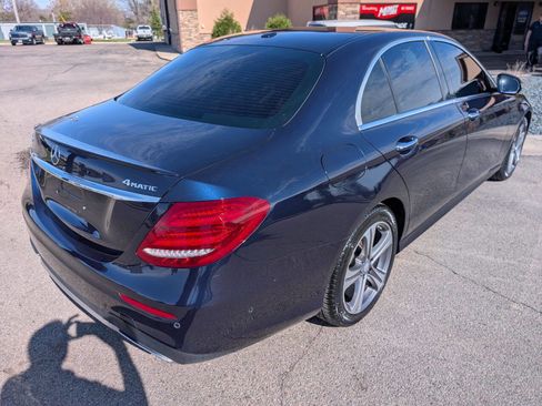 Used 2017 Mercedes-Benz E 300 4MATIC image 9