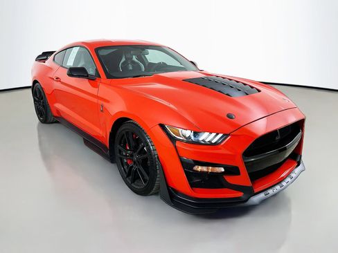 Used 2022 Ford Mustang Shelby GT500 w/ Handling Package RWD image 3