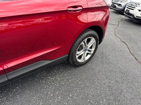 Used 2018 Ford Edge Titanium w/ Equipment Group 301A AWD/4WD image 13