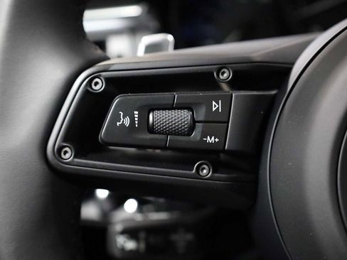 Certified 2025 Porsche Macan GTS image 27