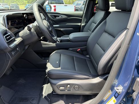 New 2026 Chevrolet Traverse LT FWD image 9