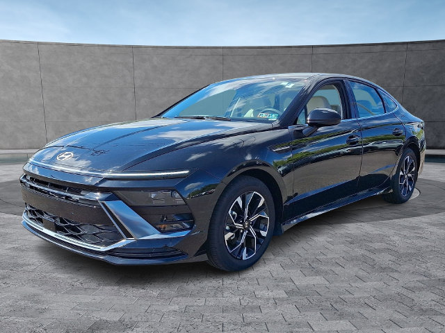 Certified 2025 Hyundai Sonata SEL AWD/4WD image 2