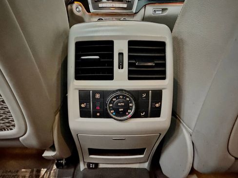 Used 2014 Mercedes-Benz GL 450 4MATIC image 37