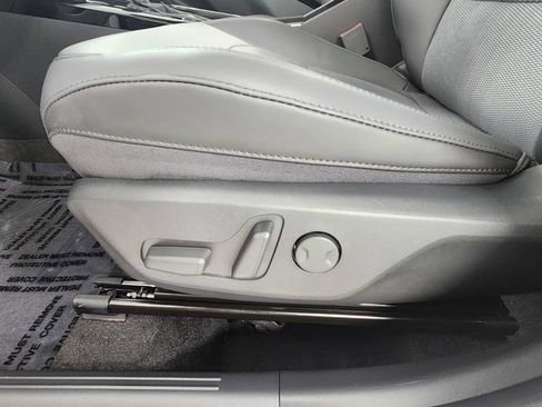 New 2026 Kia Niro EX FWD image 11