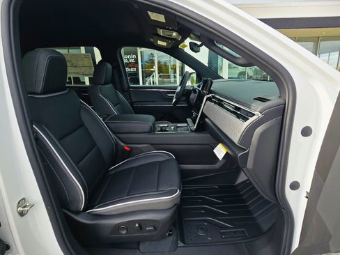 New 2026 GMC Sierra EV Elevation w/ Premium Package image 24