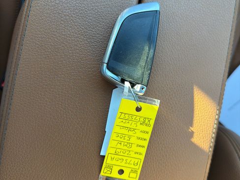 Used 2019 BMW 530e xDrive image 28