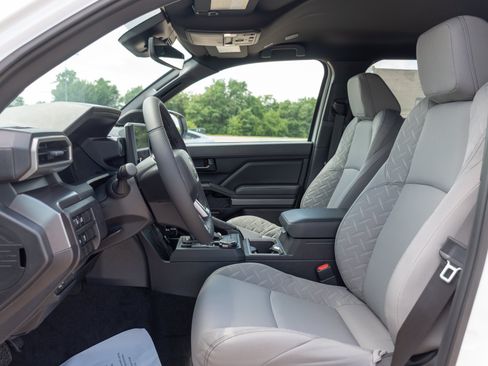 New 2026 Toyota Tacoma SR5 AWD/4WD image 7