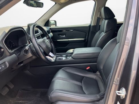 Certified 2025 Honda Pilot EX-L image 11