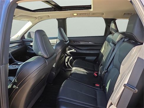 Used 2023 INFINITI QX60 Sensory w/ Vision Package image 12