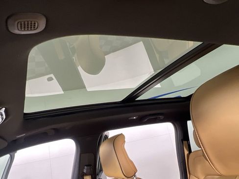 Used 2023 Jeep Grand Cherokee Summit w/ Luxury Tech Group V image 20