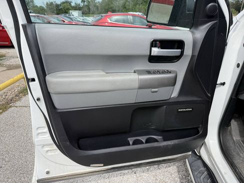 Used 2016 Toyota Sequoia Limited AWD/4WD image 21