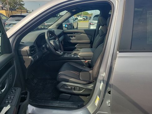 New 2025 Honda Pilot TrailSport image 17