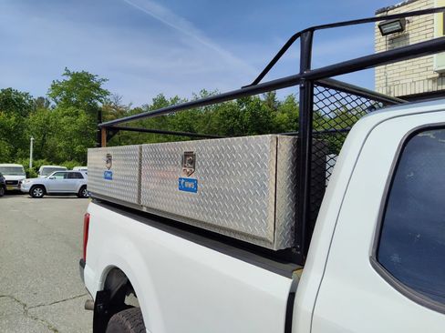 Used 2017 Ford F250 XL w/ Power Equipment Group AWD/4WD image 19