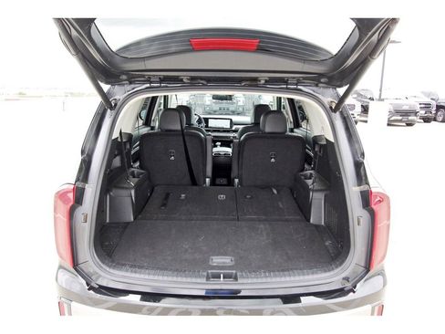 Used 2025 Kia Telluride S image 30