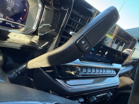 Used 2025 Chevrolet Silverado 2500 LT w/ Convenience Package image 22