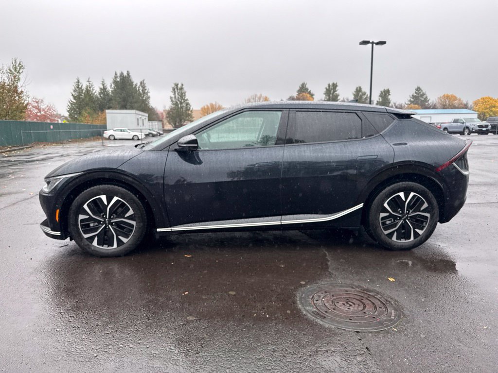 Used 2023 Kia EV6 Wind w/ Wind Technology Package AWD/4WD image 4