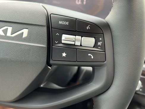 New 2026 Kia Sportage LX FWD image 24