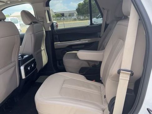 Used 2024 Ford Expedition Limited RWD image 7