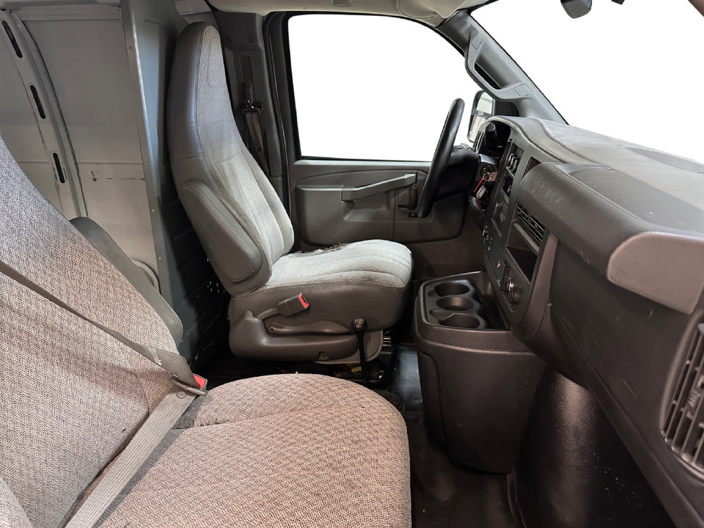 Used 2016 GMC Savana 2500 RWD image 27