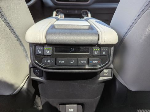 Used 2024 Toyota Grand Highlander AWD Hybrid image 47