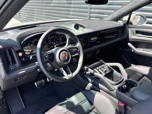 New 2026 Porsche Cayenne GTS AWD/4WD image 4