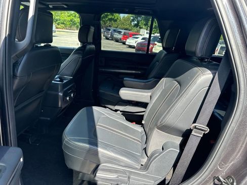 Used 2023 Ford Expedition Platinum AWD/4WD image 7