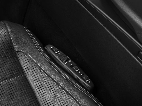 Used 2010 Mercedes-Benz E 550 Coupe image 31