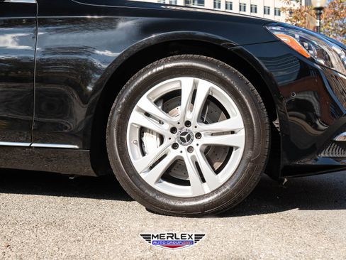 Used 2018 Mercedes-Benz S 560 4MATIC Sedan w/ Premium Package image 10