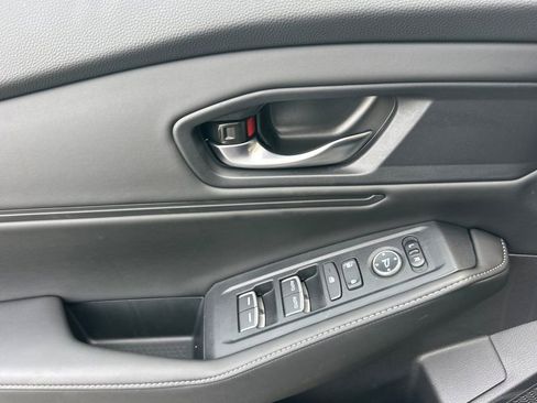 Used 2025 Honda Accord Sport image 11