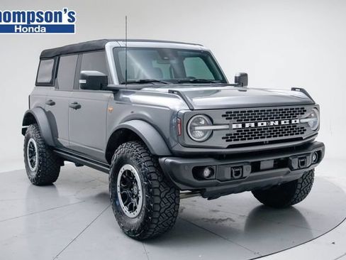 Used 2023 Ford Bronco Badlands w/ Sasquatch Package AWD/4WD image 1