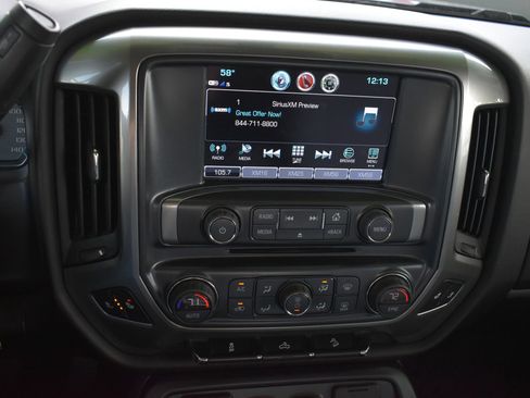 Used 2018 Chevrolet Silverado 1500 LT w/ All Star Edition AWD/4WD image 28