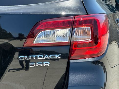 Used 2015 Subaru Outback 3.6R Limited AWD/4WD image 12