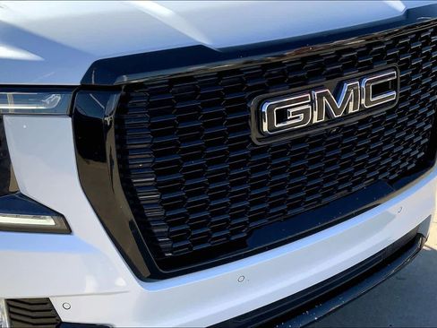 Used 2021 GMC Yukon Denali image 28